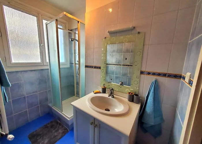 - 57m2 - Centre Апартаменты Монлюсон